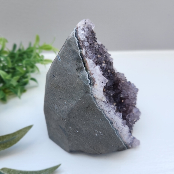 Violet amethyst cut base with cluster druzy - crystals gemstone rock - Picture 8 of 13